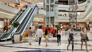 retail shopping mall