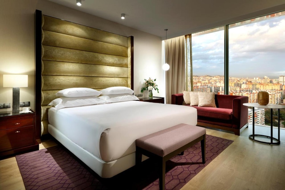 Hyatt Regency Barcelona Tower