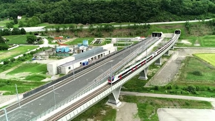 An image of a train.