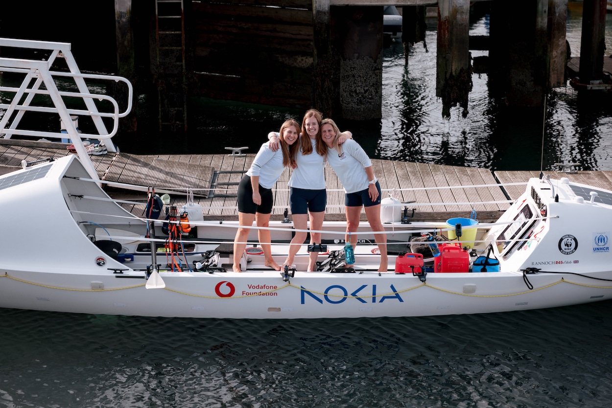 Boat and rowers 