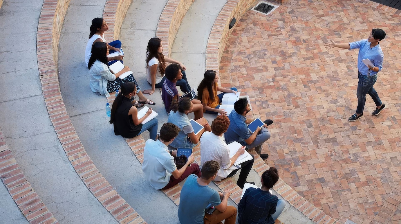 Students getting a lercture