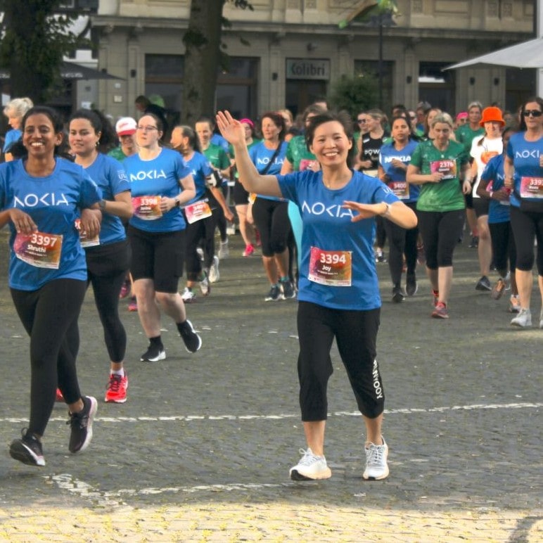 Frauenlauf runners