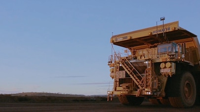Heavy construction equipment machine