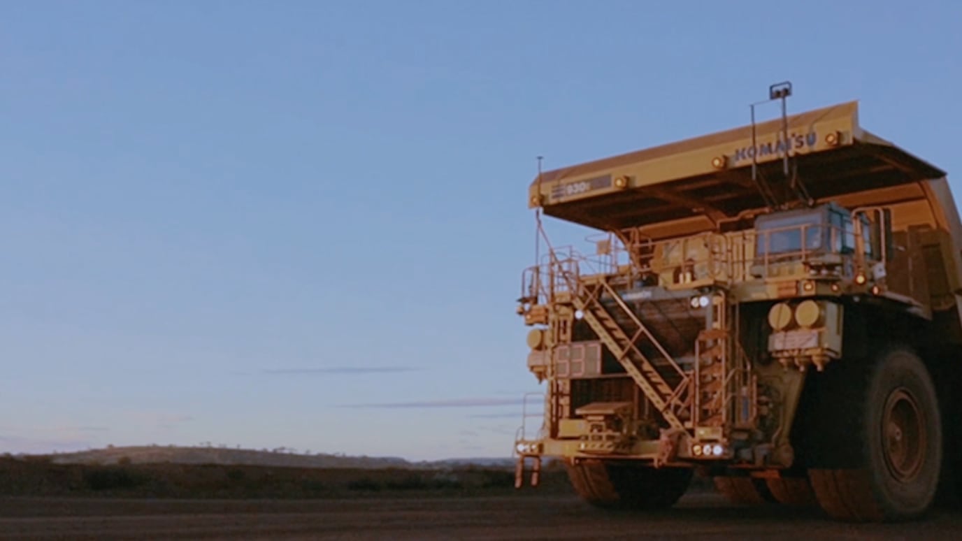 Heavy construction equipment machine