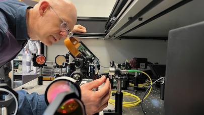 Sébastien Bigo in lab