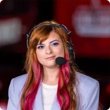 VikkiKitty, commentator