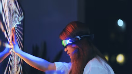 women with vr