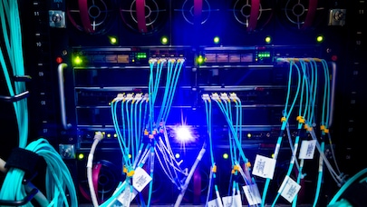 Data center migration switch in rack