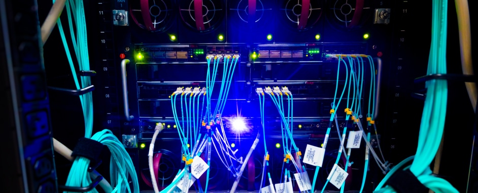 Data center migration switch in rack