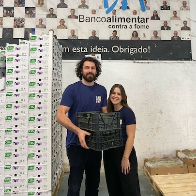 Two Nokia volunteers