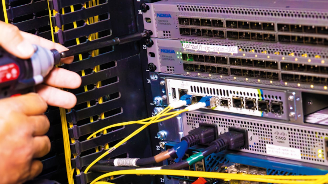 Data center migration fasten switch