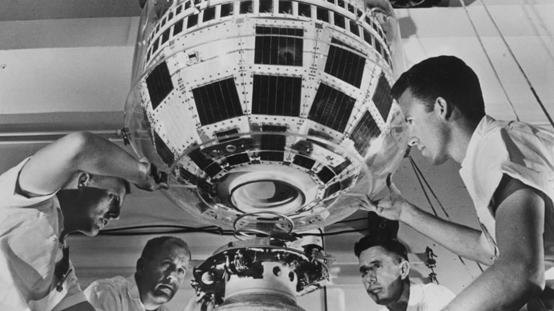 Bell Labs scientist working on Telstar