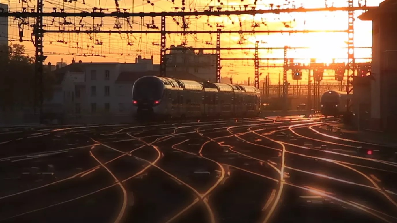 A picture of a train.
