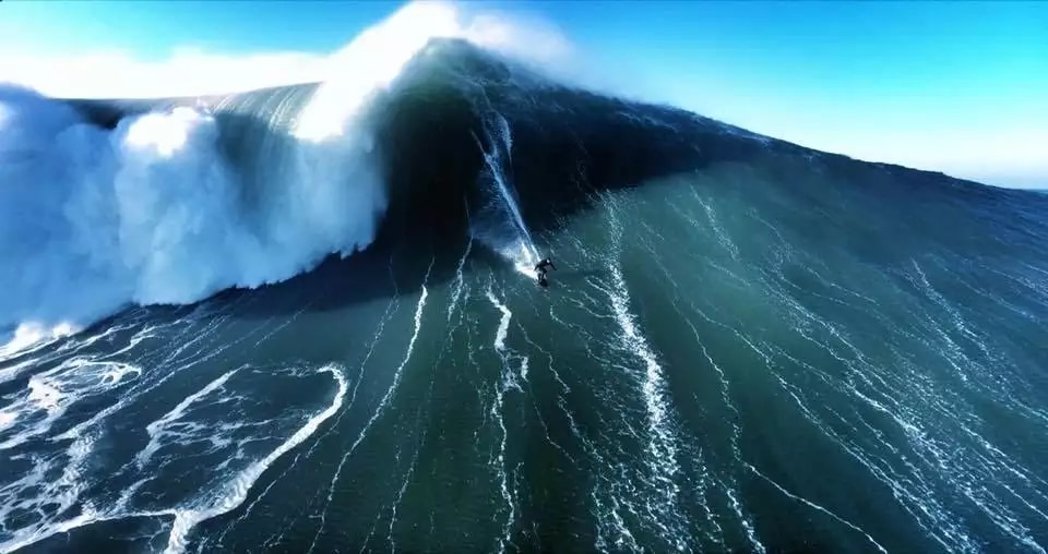 wave
