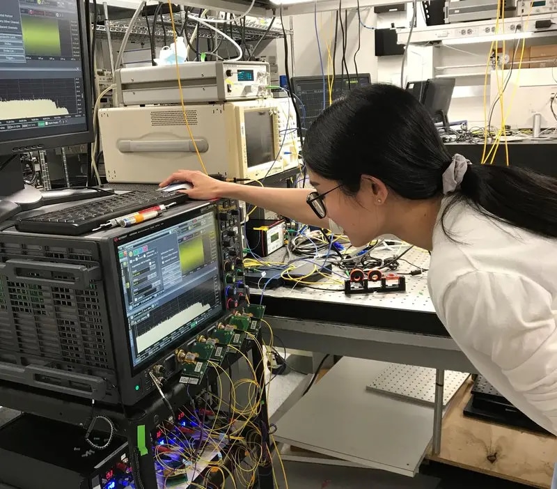 Vivian Chen working