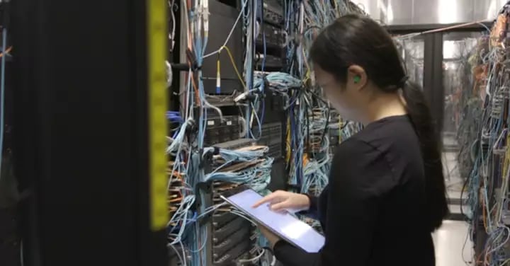 Powering routers for 400GE and beyond