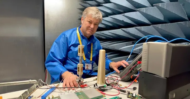 Between a rock and a hard(ware) place: Nokia Bell Labs researcher designs the first lunar cellular network