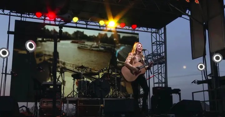 Raw Space: Beatie Wolfe Reinvents the Album Experience