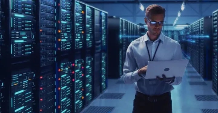 Intelligent monitoring for the modern data center network