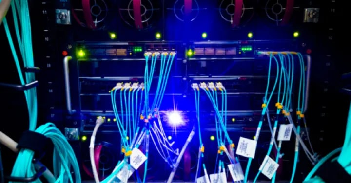 Designing the new data center fabric: Nokia SR Linux and Event-Driven Automation