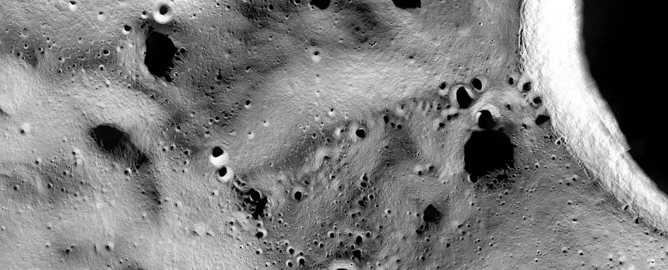 ♧moon♧ LTE on the Moon: The challenges of deploying a cellular network at