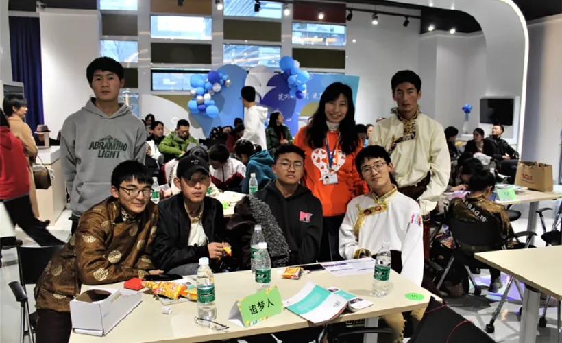 Internet Classrooms Against Poverty in China