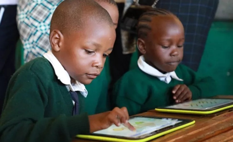kids studying