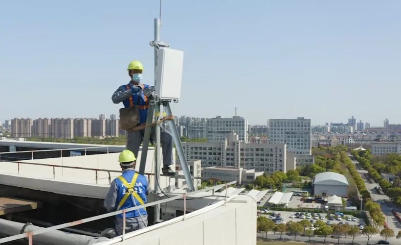 Get the industry's lightest massive MIMO antenna and optimize your deployment
