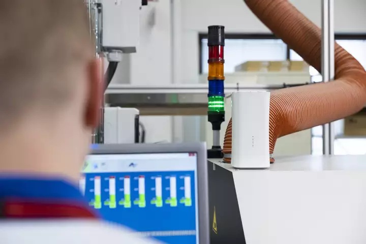 Nokia Industrial 5G CPE for indoor use