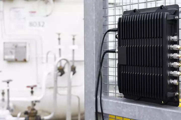 Nokia Industrial ruggedized fieldrouter for harsh environments, eg oil and gas.
