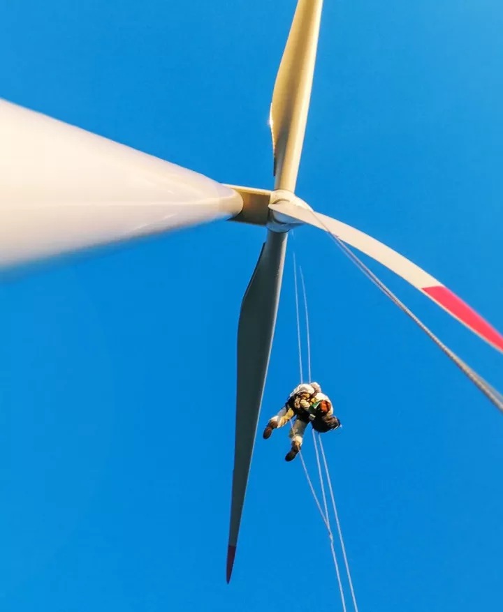 wind turbine high up