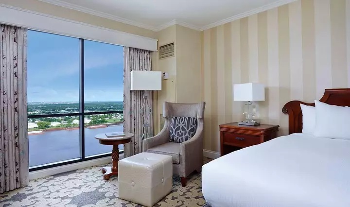 hilton-new-orleans-bedroom