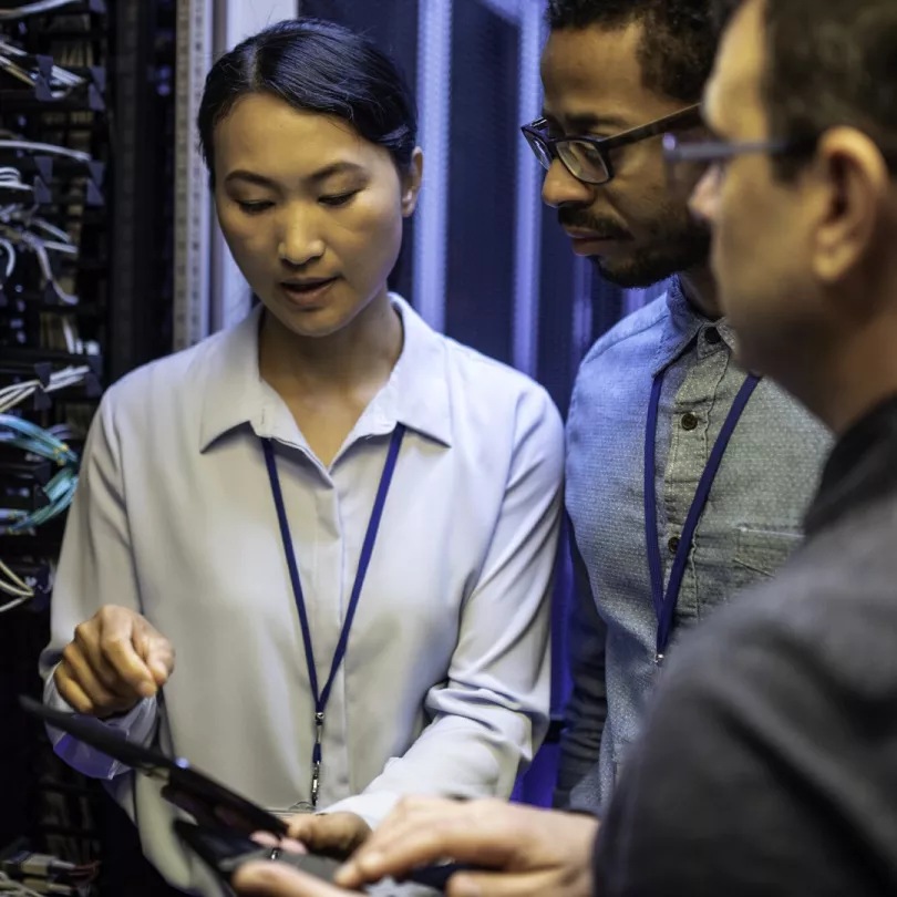 A woman explaining about networks