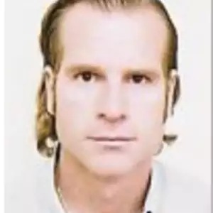 Roberto Oya Luengo